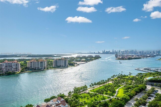 Building Photo - 100 South Pointe Dr