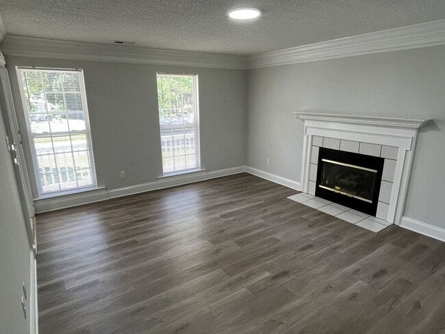 Building Photo - Updated 4 Bed Home in North Charlotte