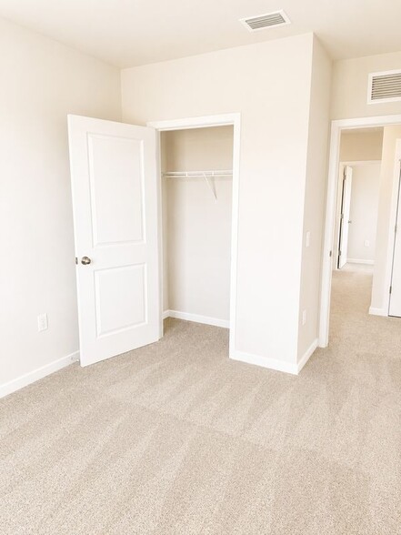 Building Photo - 8201 Everly Preserve Dr