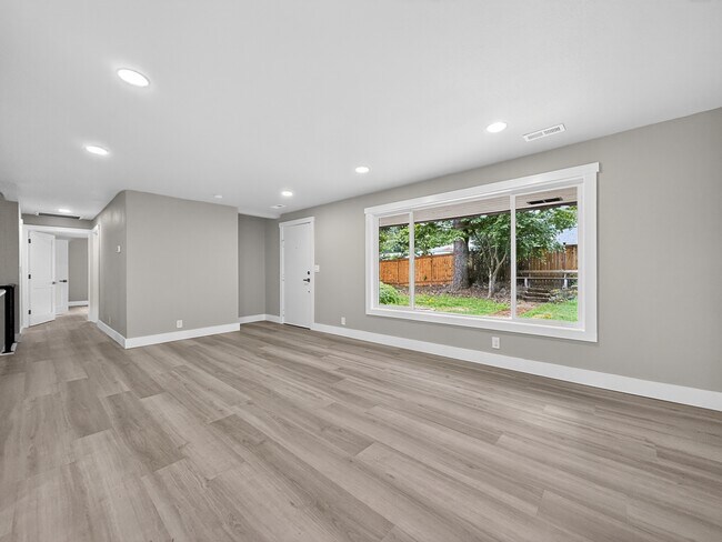 Building Photo - 12529 14th Avenue Northeast