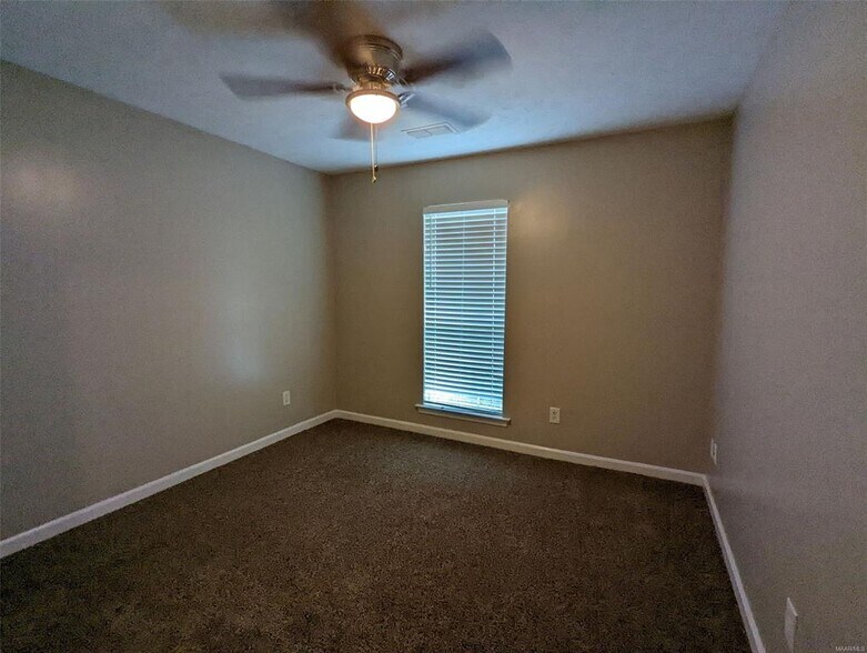 Building Photo - 6513 Sweet Gum Dr