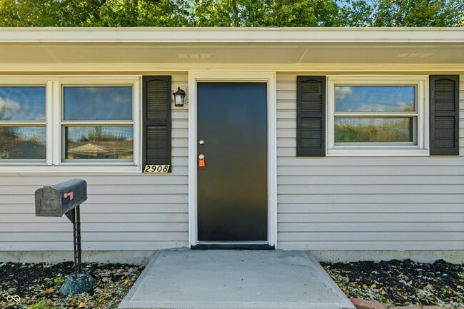 Building Photo - 2908 S Walcott St