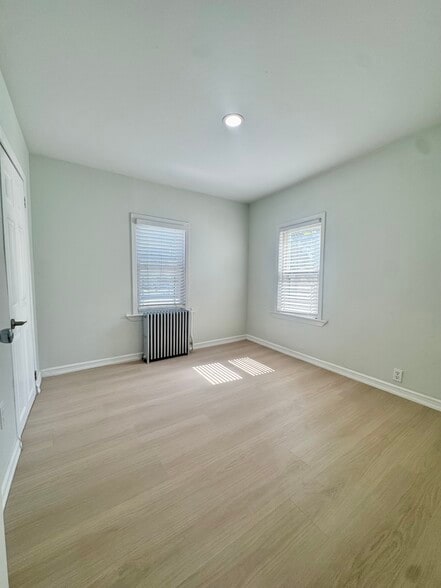 Building Photo - 249 N Macquesten Pky
