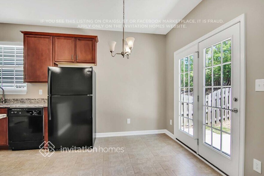 Building Photo - 635 Ashbrittle Dr