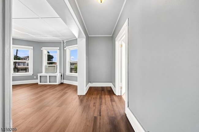 Building Photo - 33 Van Houten Pl