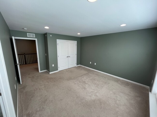 Building Photo - 410 Mayer Pl