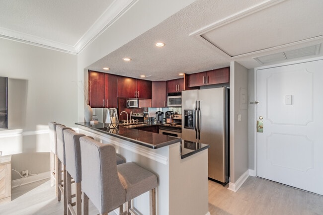 Building Photo - 880 Mandalay Ave