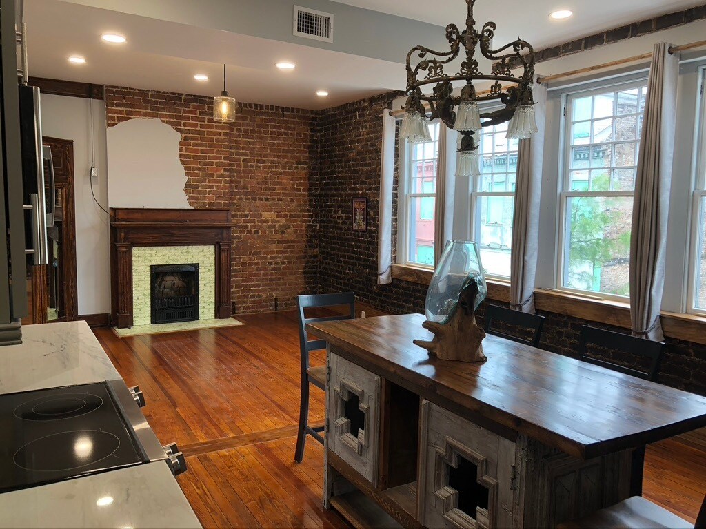 Building Photo - 457 Dauphin St