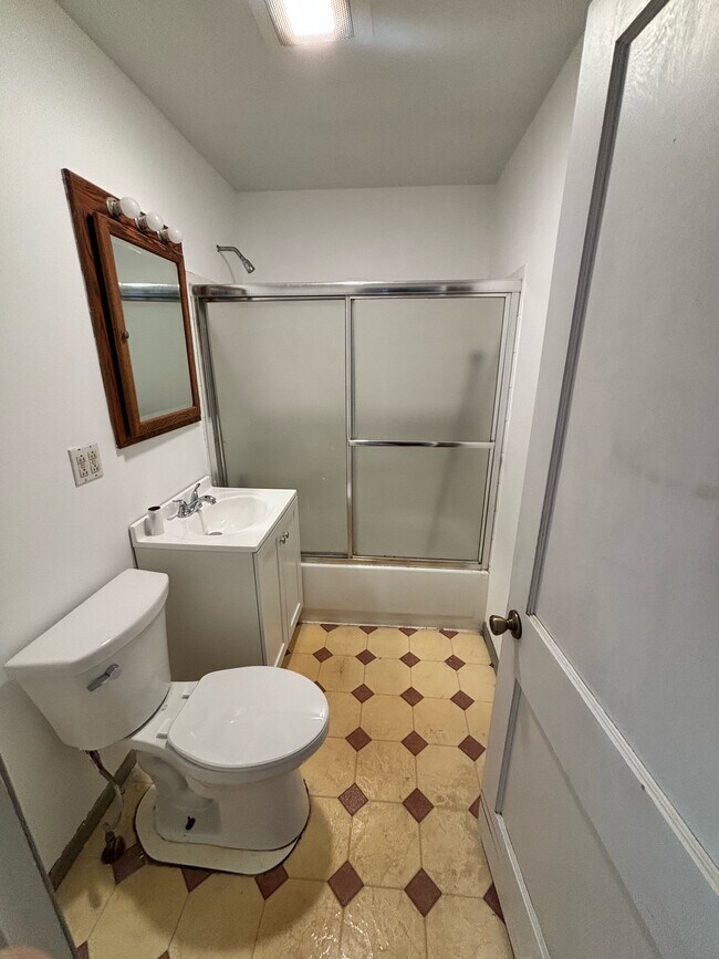 Building Photo - 2311 Lawndale Ave