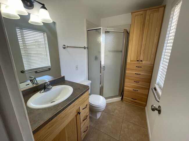 Building Photo - Beautiful Remodeled Home with nice yard.