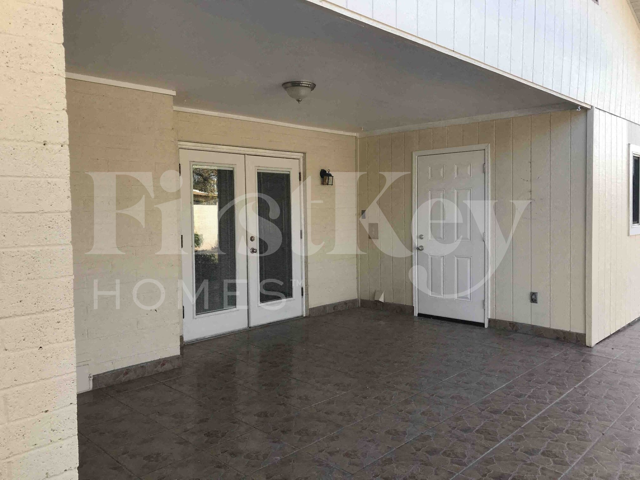 Building Photo - 4826 W Paradise Ln