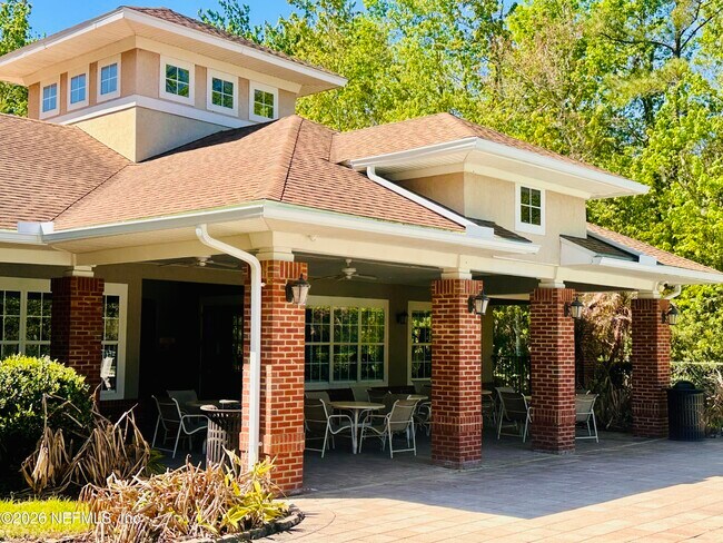 Building Photo - 8498 Climbing Ivy Trail S