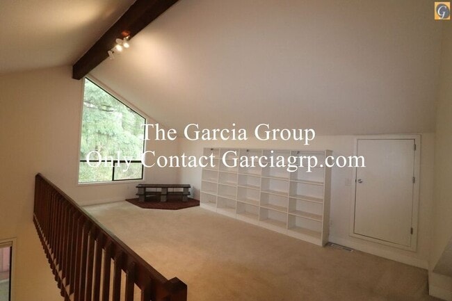 Building Photo - 10347 NW Alpenglow Way