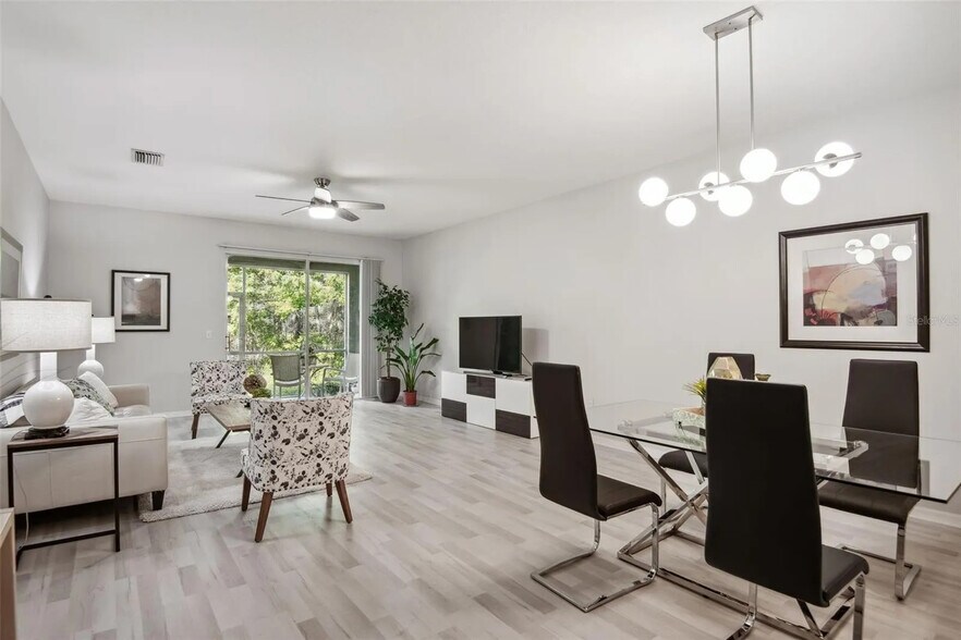 Dining area - 18108 Nassau Point Dr