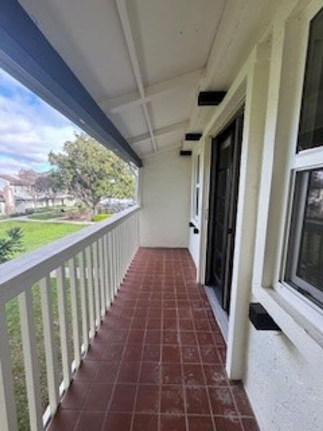 Building Photo - Beautiful Los Gatos Condo, Excellent Schools, 2 Bedroom 1.5 Bath.  Patio and a private one car ga...