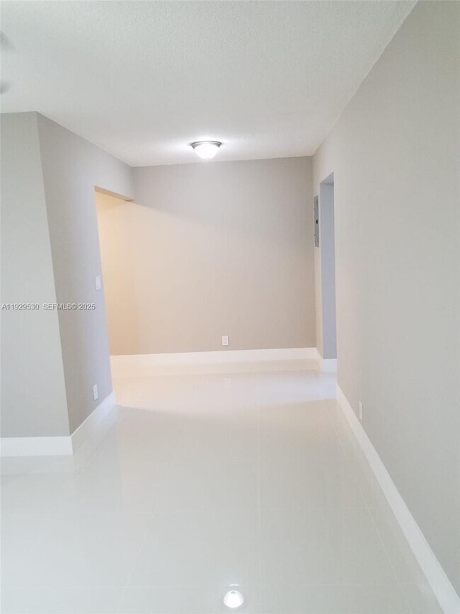 Building Photo - 1859 Wiley St