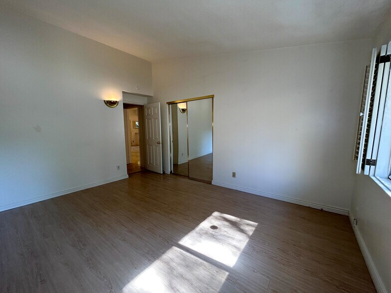 Bedroom 2 - 24507 Hatteras St