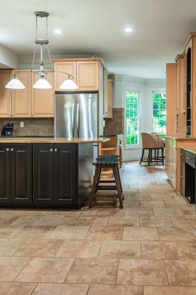 Building Photo - 3115 High Ridge Rd