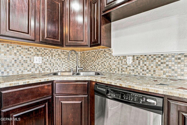 Building Photo - 6340 Modesta St