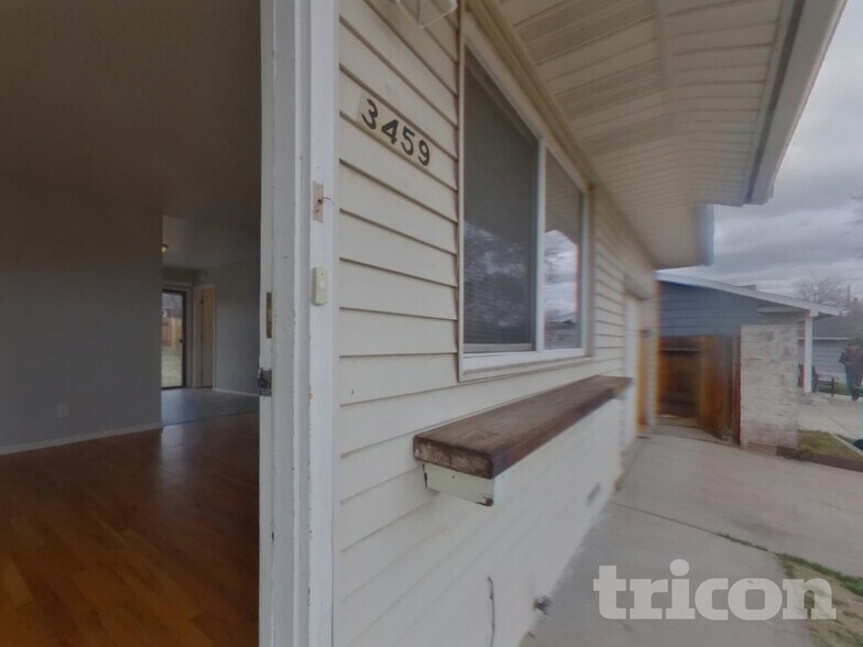 Building Photo - 3459 Rauscher Dr