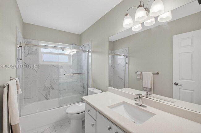 Building Photo - 3810 Rowena Cir