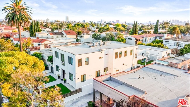 Building Photo - 535 N Formosa Ave