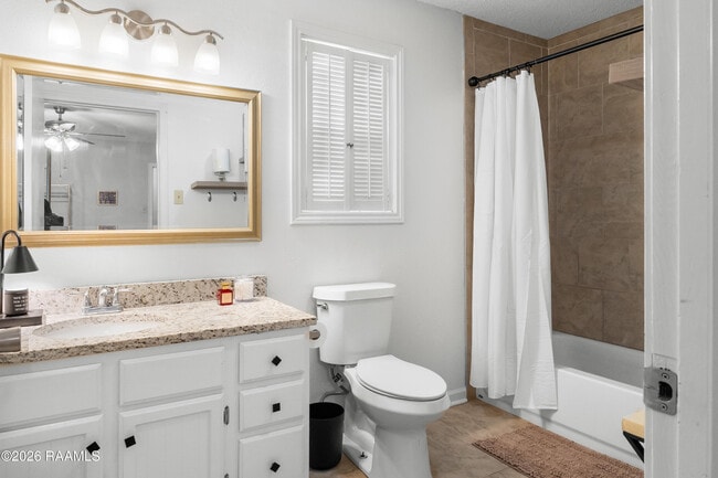 Building Photo - 401 Pinto St