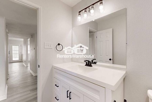 Building Photo - MOVE IN READY - 3BED/2BATH - PLANO, TEXAS