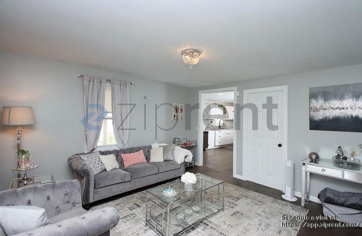 Building Photo - 58 Litchfield St