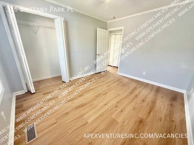 Building Photo - 316 Brittany Park Pl