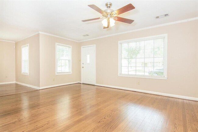 Building Photo - 1607 Libbey Dr