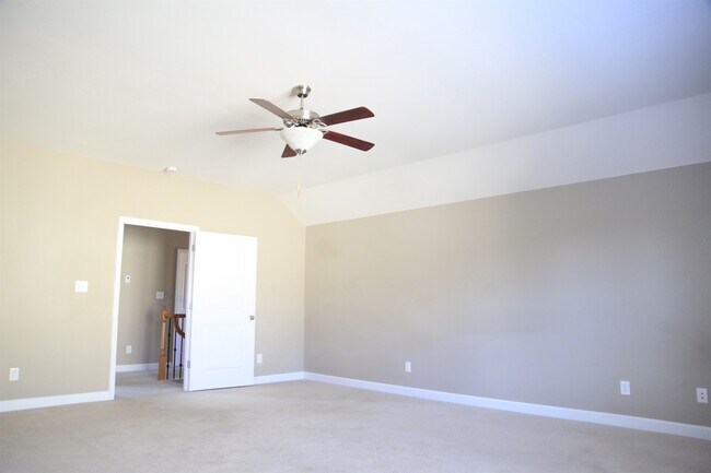 Building Photo - Perfect 4bd/2.5bth home in desirable Millb...
