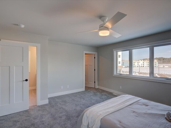 Building Photo - 139 Prairie Heights Dr
