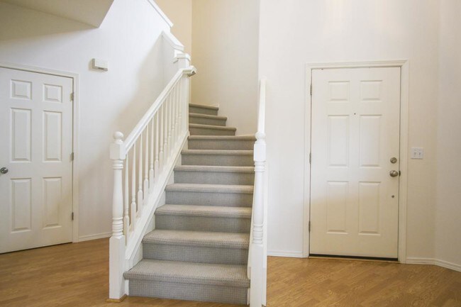 Building Photo - 16075 SW Whistling Swan Ln