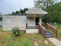 Building Photo - JANUARY MOVE IN SPECIAL!! FIRST MONTH FREE!