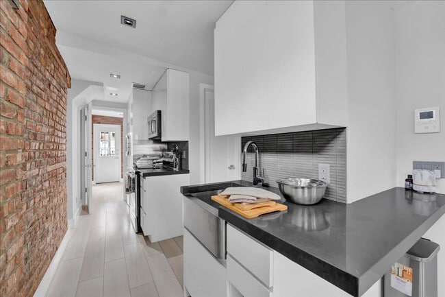 Building Photo - 120 Mulberry St