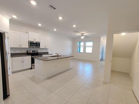 Building Photo - 31873 Blue Passing Loop