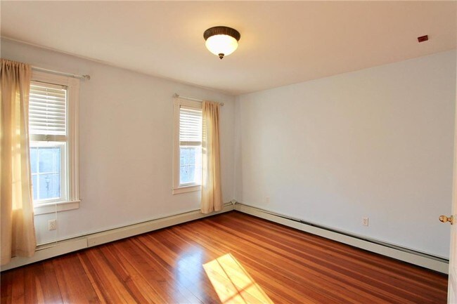 Building Photo - 108 Broadway