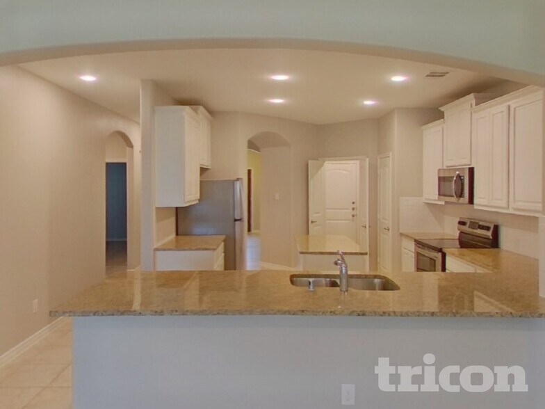 Building Photo - 3213 Shady River Trail