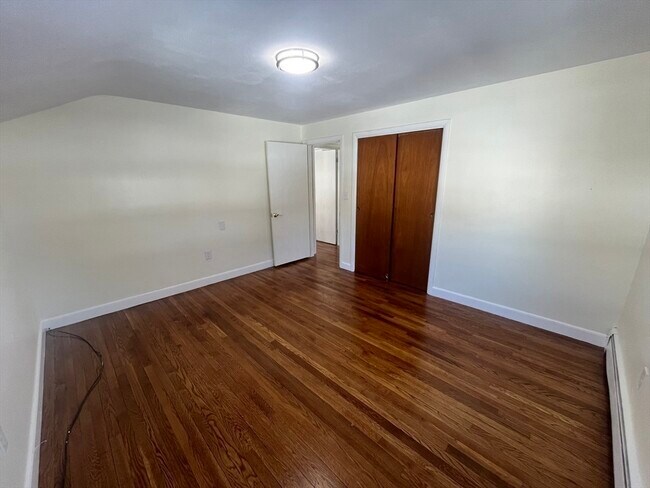 Building Photo - 150 Pond St