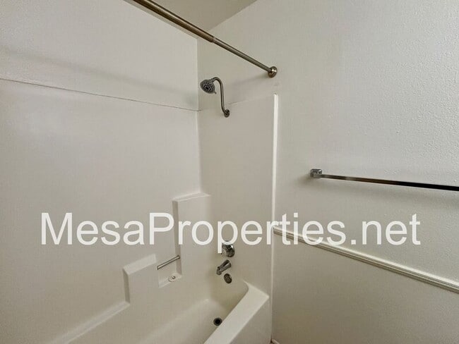 Building Photo - 932 W Arrow Hwy