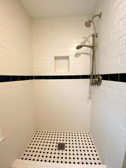 Building Photo - 322 Park Pl