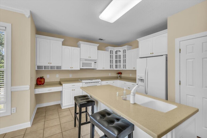 Building Photo - 109 Southernwood Pl