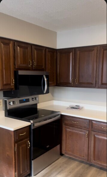 Building Photo - 3490 Cloman Way
