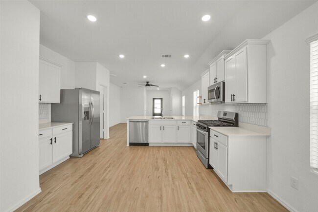 Building Photo - 3003 Halleton Ct.