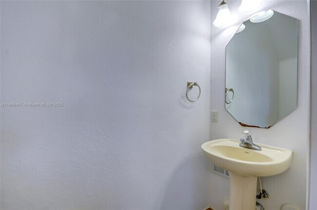 Building Photo - 8631 NW 110th Ave