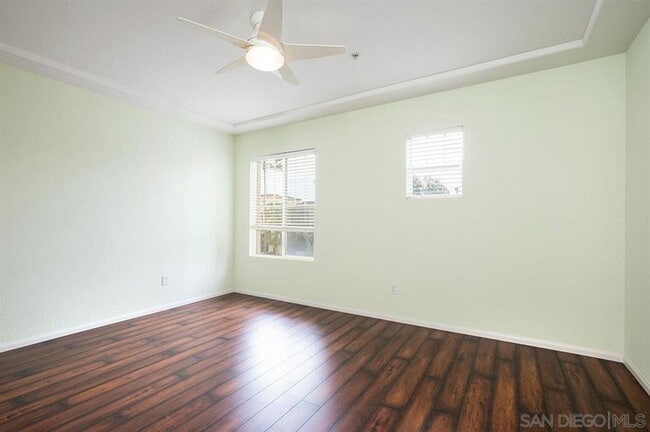 Building Photo - Gorgeous Townhome in Liberty Station!