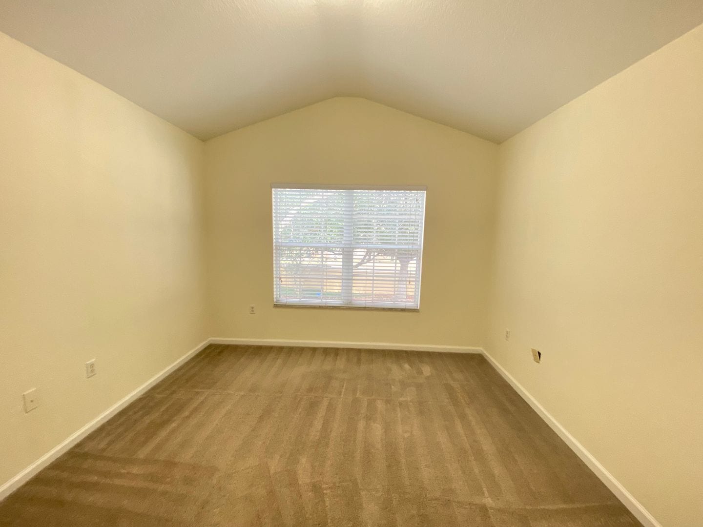 Building Photo - STONEBRIDGE LAKES 3 bed 2 1/2 bath