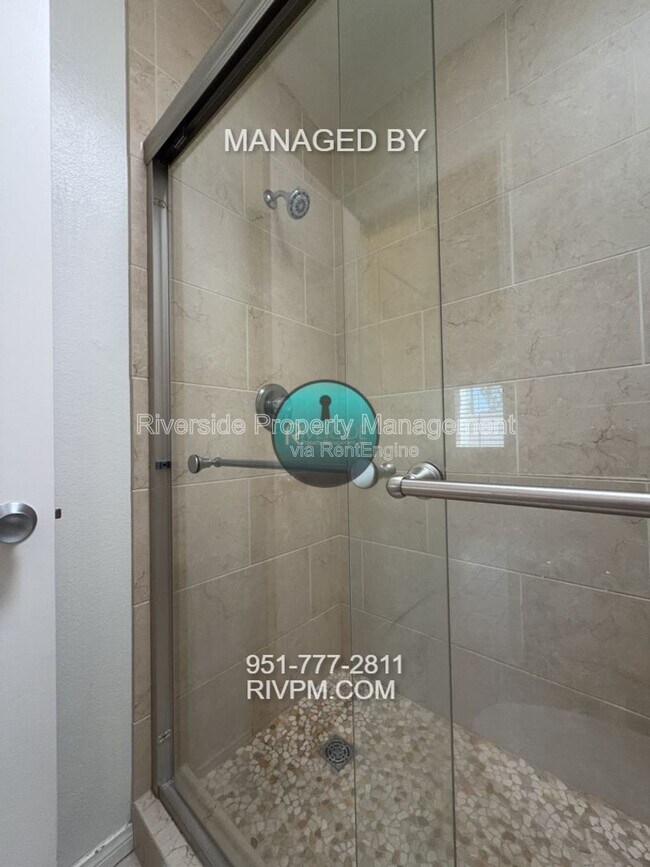 Building Photo - 9505 Arlington Ave