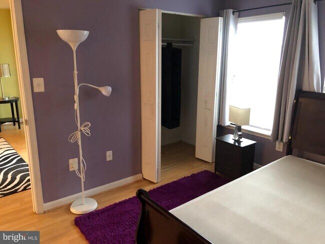 Building Photo - 1055 Gardenview Loop